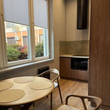 Сдается 1-комнатная квартира, 64 м²