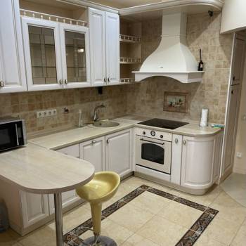 Сдается 2-х комнатная квартира, 125 м²