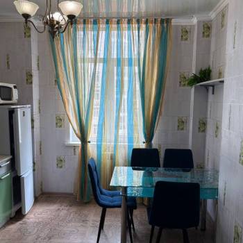 Сдается 1-комнатная квартира, 42 м²