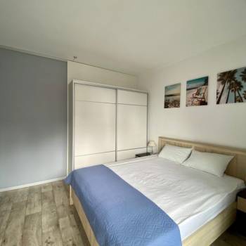 Продается 1-комнатная квартира, 42 м²
