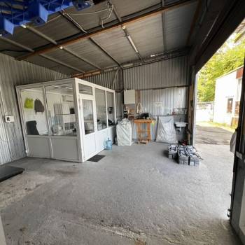 Сдается Нежилое помещение, 400 м²