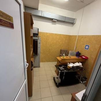 Сдается Нежилое помещение, 282 м²
