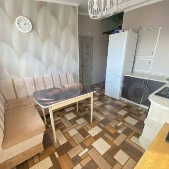 Продается 1-комнатная квартира, 40 м²