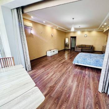 Продается 1-комнатная квартира, 70,8 м²