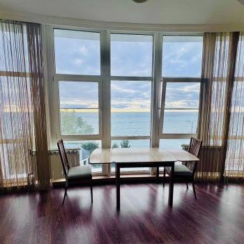 Продается 1-комнатная квартира, 70,8 м²