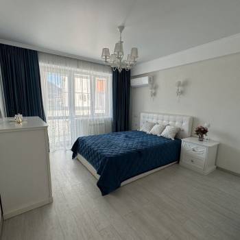 Сдается 2-х комнатная квартира, 76 м²