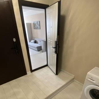 Продается 1-комнатная квартира, 64 м²