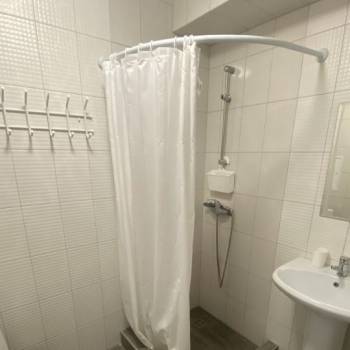 Продается 1-комнатная квартира, 64 м²