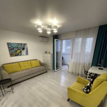 Продается 1-комнатная квартира, 42 м²