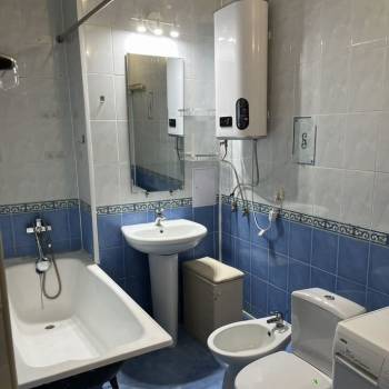 Сдается 1-комнатная квартира, 57 м²