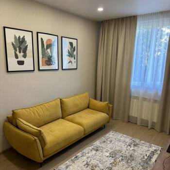 Сдается Многокомнатная квартира, 80 м²