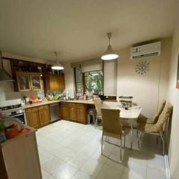 Продается Многокомнатная квартира, 101 м²