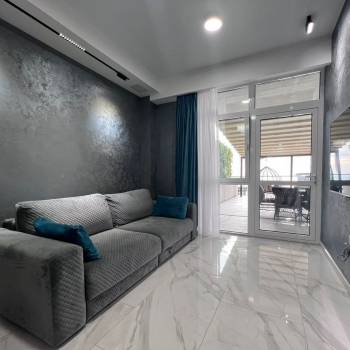 Сдается 2-х комнатная квартира, 98 м²
