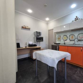 Продается 1-комнатная квартира, 30,4 м²