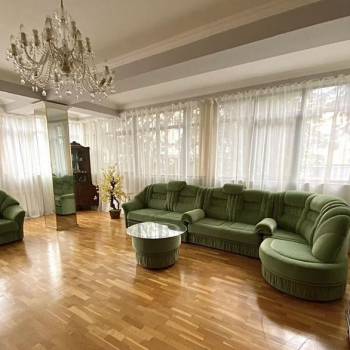 Продается Многокомнатная квартира, 136 м²