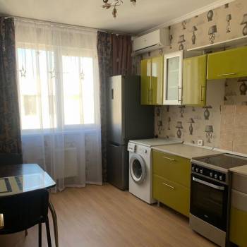 Сдается Многокомнатная квартира, 80 м²