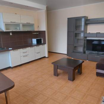 Сдается 1-комнатная квартира, 42 м²