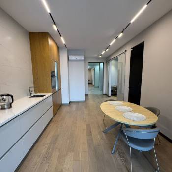 Продается Многокомнатная квартира, 98 м²