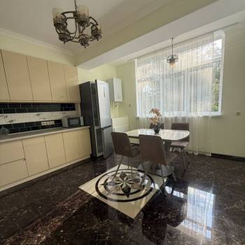 Сдается 2-х комнатная квартира, 80 м²