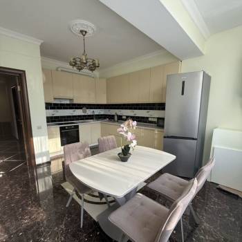 Сдается 2-х комнатная квартира, 80 м²