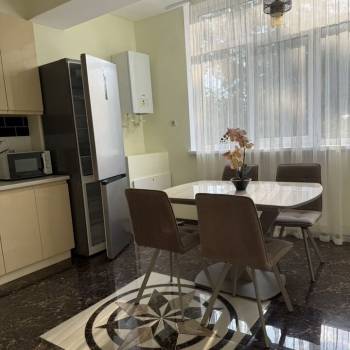 Сдается 2-х комнатная квартира, 80 м²