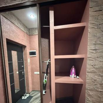 Продается 1-комнатная квартира, 42 м²