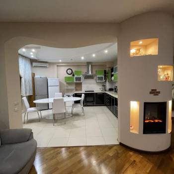 Продается Многокомнатная квартира, 160 м²
