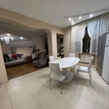 Продается Многокомнатная квартира, 160 м²