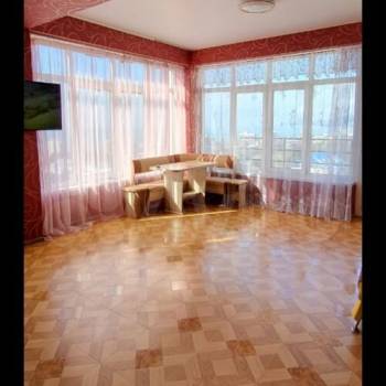 Сдается 2-х комнатная квартира, 76 м²