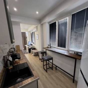 Продается Многокомнатная квартира, 32,5 м²