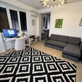 Продается Многокомнатная квартира, 32,5 м²