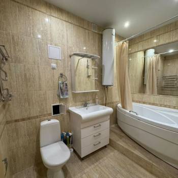 Сдается 2-х комнатная квартира, 80 м²