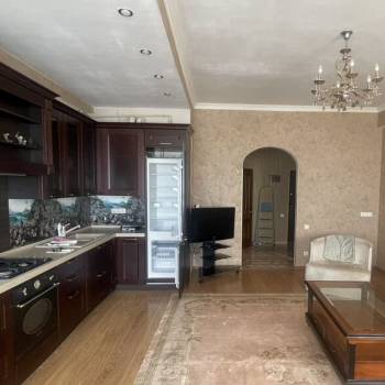 Сдается 1-комнатная квартира, 74,2 м²