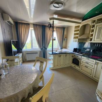 Сдается Многокомнатная квартира, 60 м²