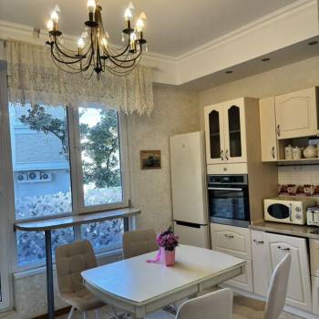Сдается 2-х комнатная квартира, 72 м²