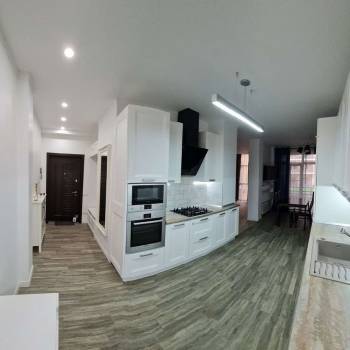 Продается 2-х комнатная квартира, 77,5 м²