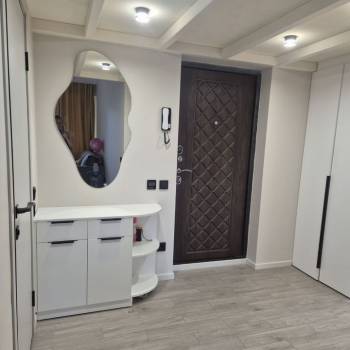 Продается 1-комнатная квартира, 42 м²