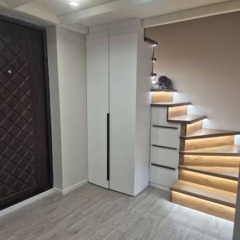 Продается 1-комнатная квартира, 42 м²