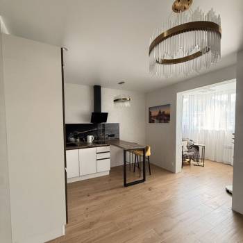 Продается 1-комнатная квартира, 48 м²