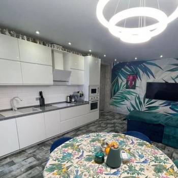 Сдается 2-х комнатная квартира, 79,7 м²