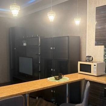 Продается 1-комнатная квартира, 76 м²