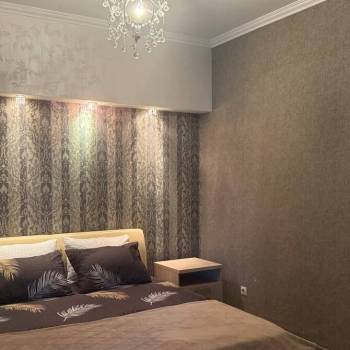 Продается 1-комнатная квартира, 76 м²