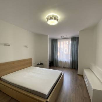 Сдается 2-х комнатная квартира, 77 м²