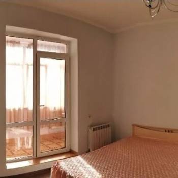 Продается 1-комнатная квартира, 55 м²