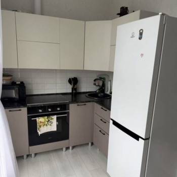 Продается 1-комнатная квартира, 37 м²