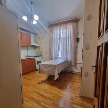 Продается Многокомнатная квартира, 68 м²