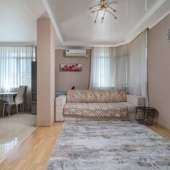 Продается 1-комнатная квартира, 44 м²