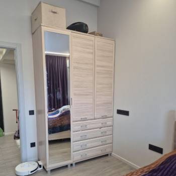 Продается 1-комнатная квартира, 42 м²