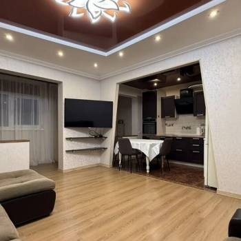 Сдается Многокомнатная квартира, 90 м²