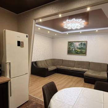 Сдается Многокомнатная квартира, 90 м²